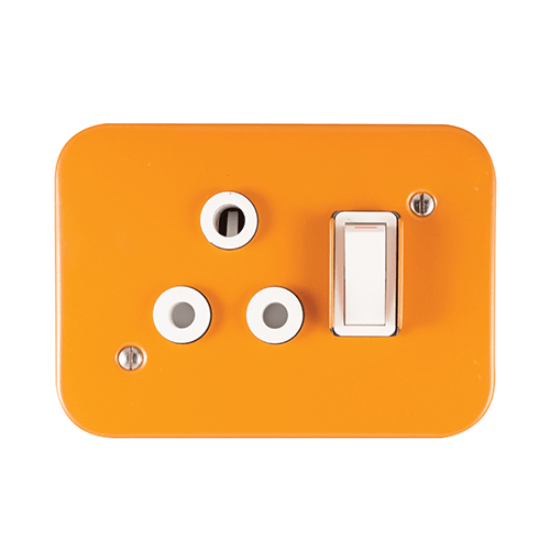 Crabtree Classic Socket Industrial Single 16A 119x83 White 7390
