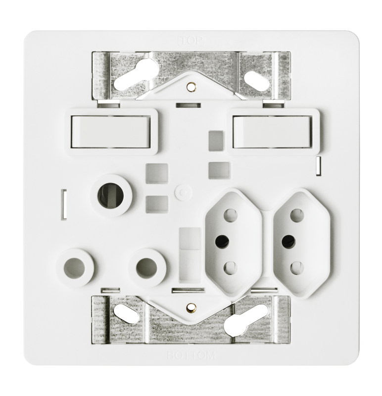 バーターです。 Crabtree Combo Socket on Yoke 6868/001P | Voltex