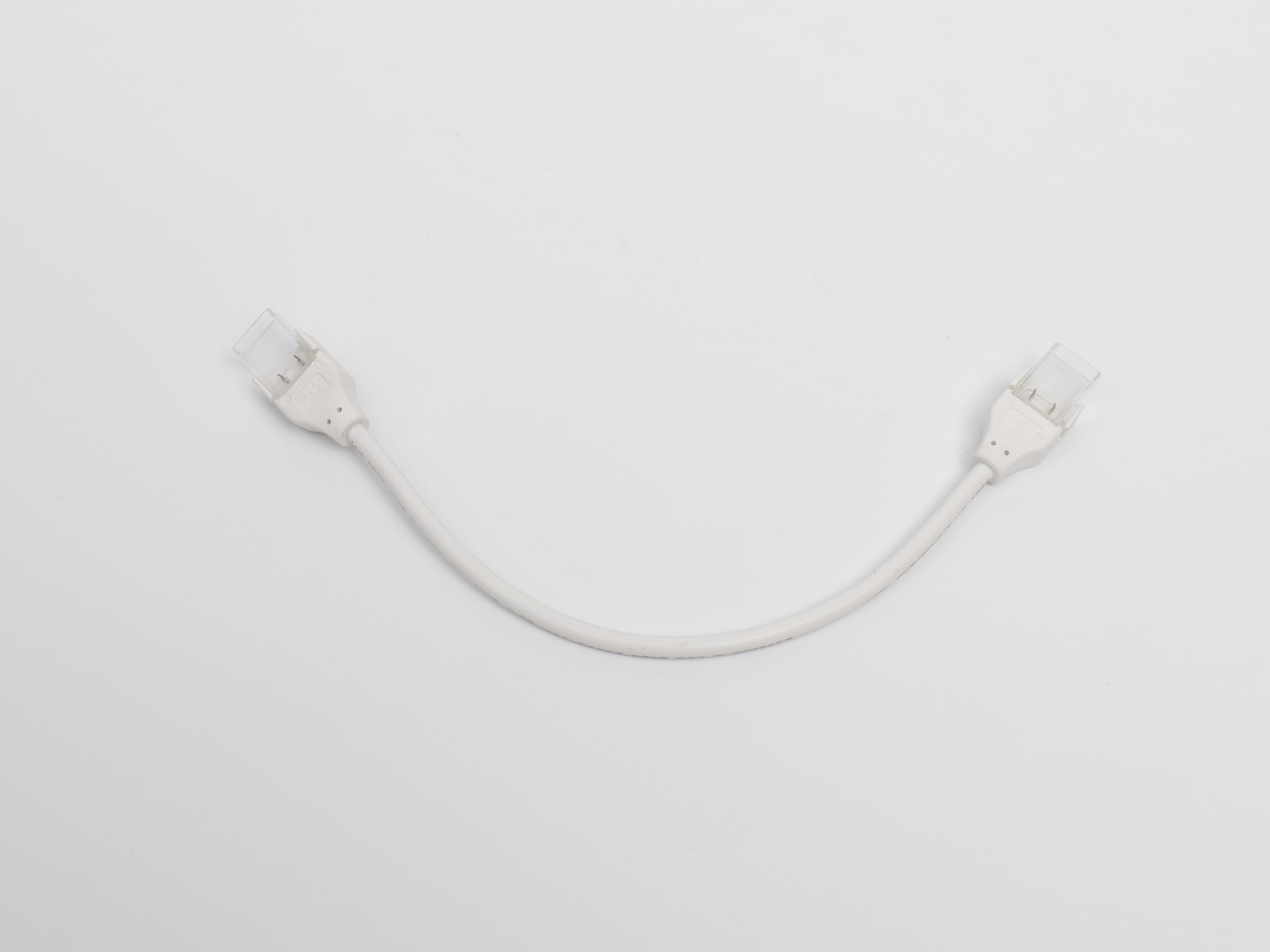 Mesmerize Wire Strip Connector for 220V Cooper Tape Light